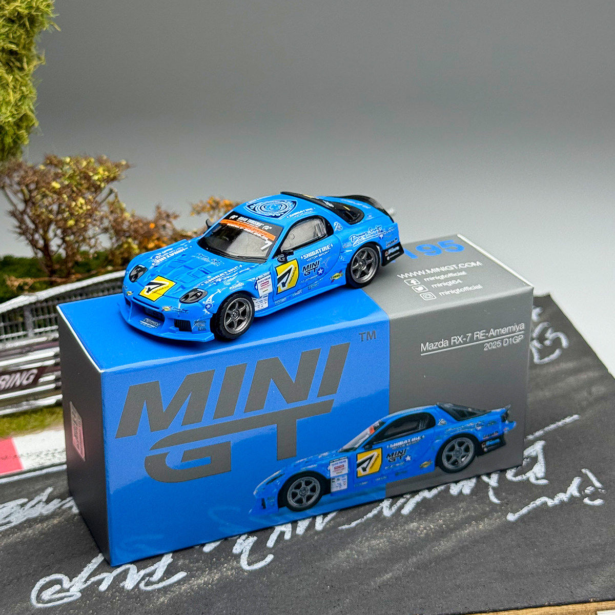 Die Cast Car 1 64 - نموذج سيارة مازدا RX-7 RE-Amemiya 2025