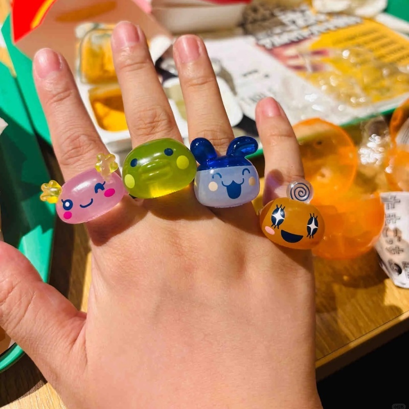 بانداي تماغوتشي حلقة شفافة لطي - مراجعة Bandai Model Tamagotchi وسعره
